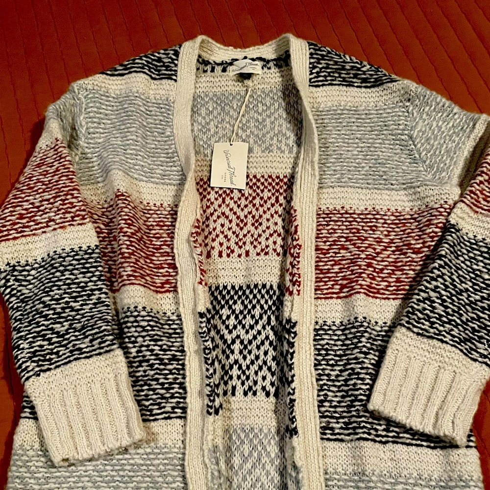 Long universal thread sweater